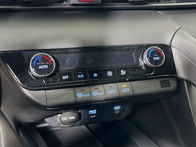 new 2025 Hyundai Elantra car, priced at $23,429