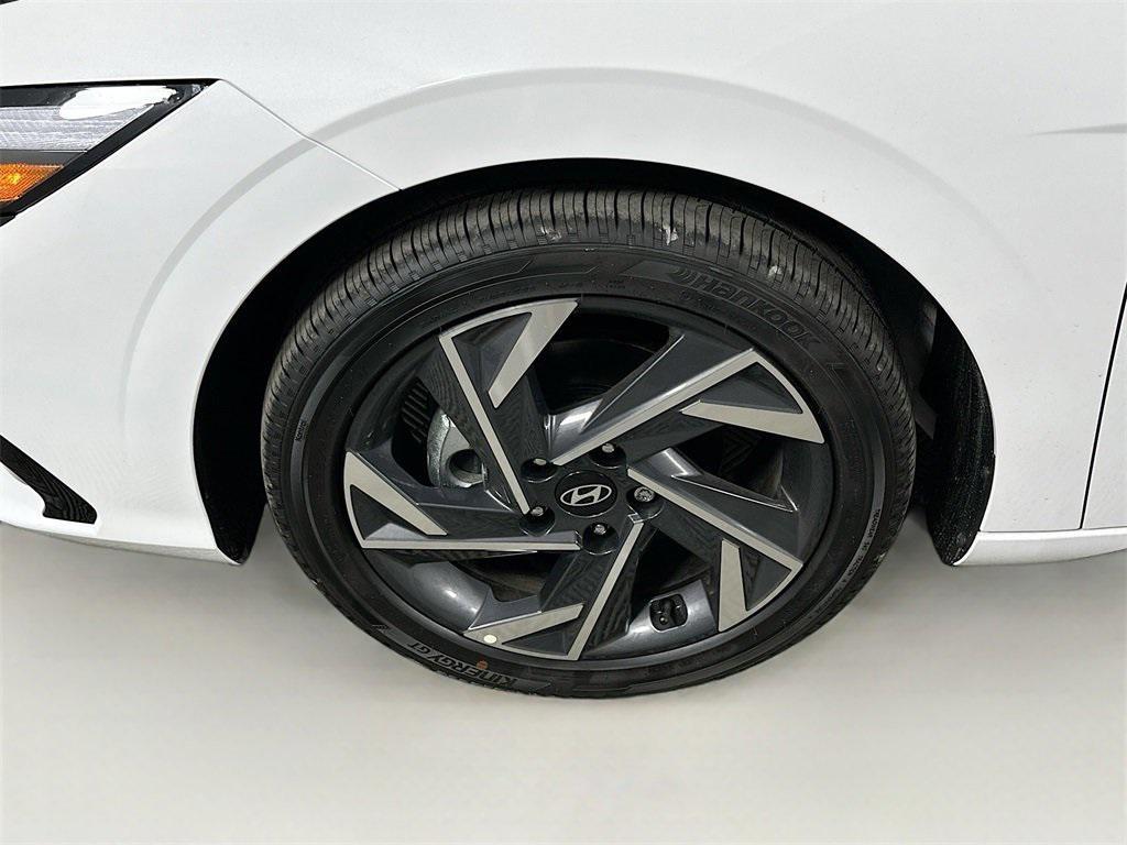 new 2025 Hyundai Elantra car, priced at $23,174