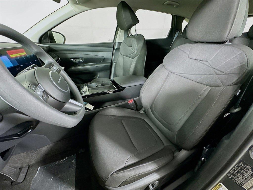 new 2025 Hyundai TUCSON Hybrid car, priced at $29,106