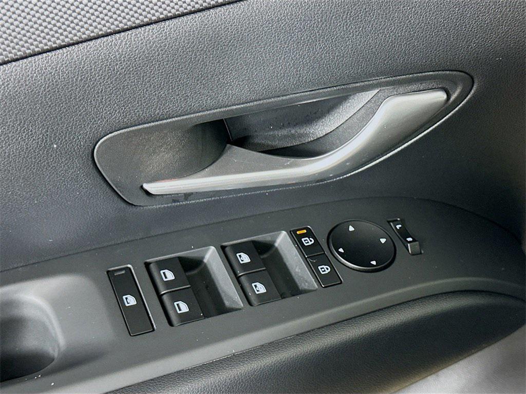 new 2025 Hyundai TUCSON Hybrid car, priced at $29,106