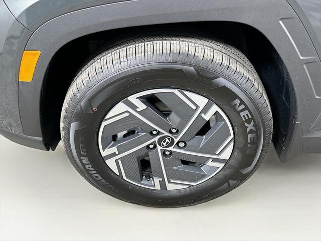 new 2025 Hyundai TUCSON Hybrid car, priced at $33,400