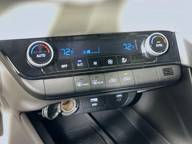 new 2025 Hyundai Elantra car, priced at $23,404