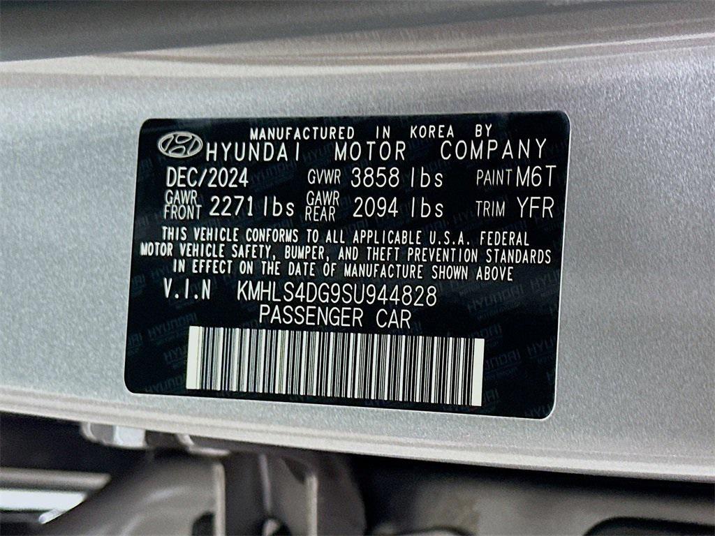new 2025 Hyundai Elantra car, priced at $26,789