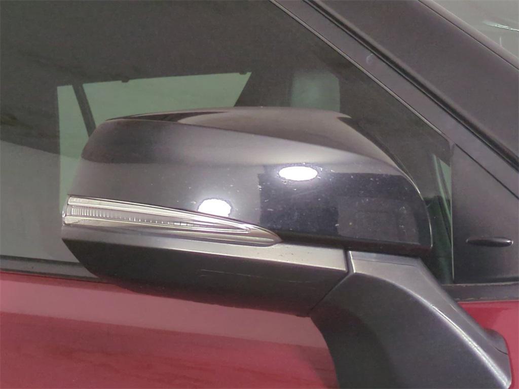 used 2021 Toyota Highlander car, priced at $32,407