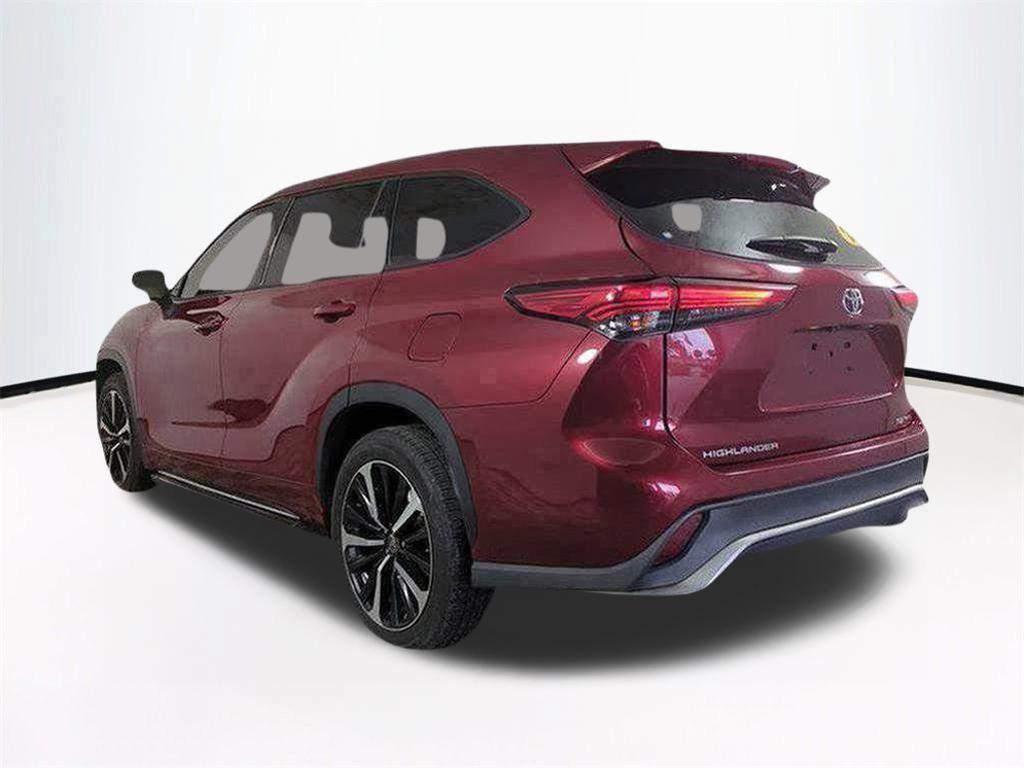used 2021 Toyota Highlander car, priced at $31,568