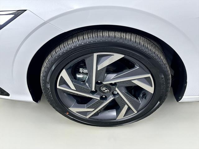 new 2025 Hyundai Elantra car, priced at $25,907