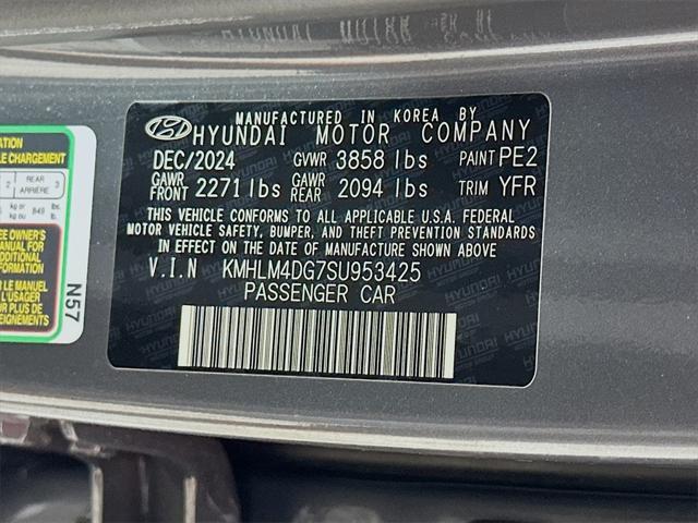new 2025 Hyundai Elantra car, priced at $22,906
