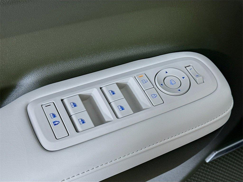 new 2025 Hyundai SANTA FE HEV car, priced at $47,977