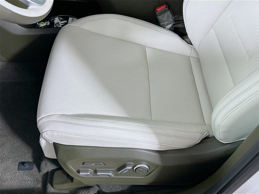 new 2025 Hyundai SANTA FE HEV car, priced at $47,977
