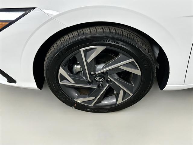 new 2025 Hyundai Elantra car, priced at $23,429