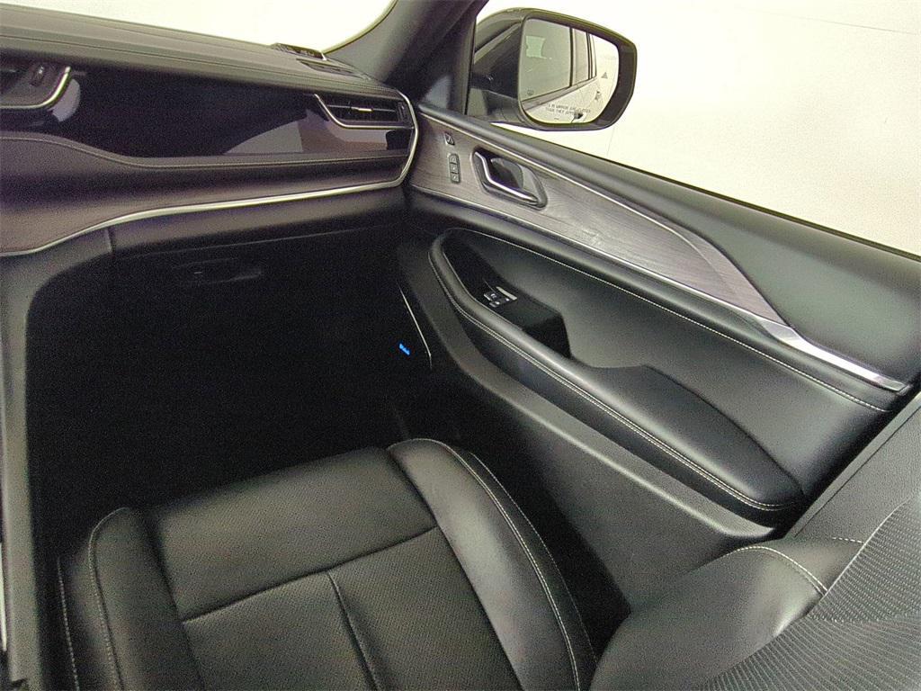 used 2022 Jeep Grand Cherokee car, priced at $31,214