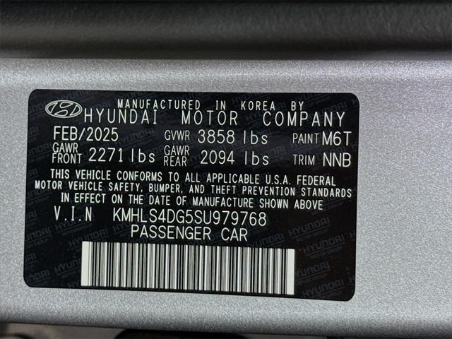 new 2025 Hyundai Elantra car, priced at $25,528