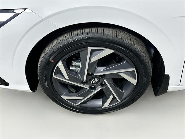 new 2025 Hyundai Elantra car, priced at $26,009