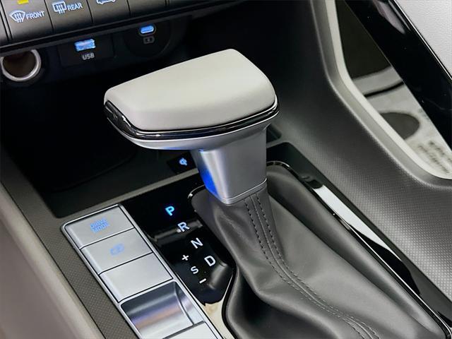 new 2025 Hyundai Elantra car, priced at $26,009