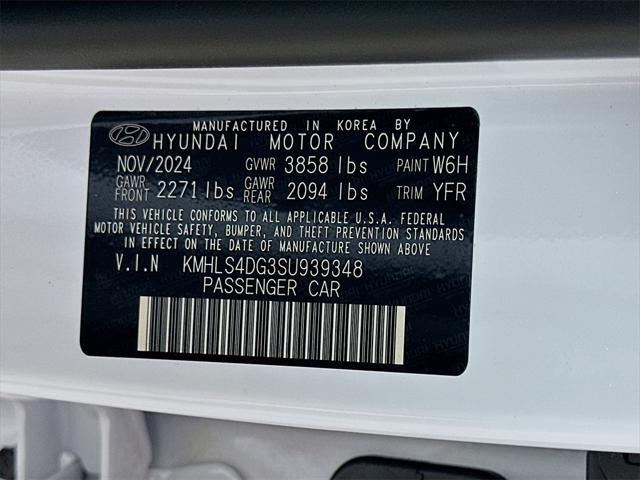 new 2025 Hyundai Elantra car, priced at $26,009