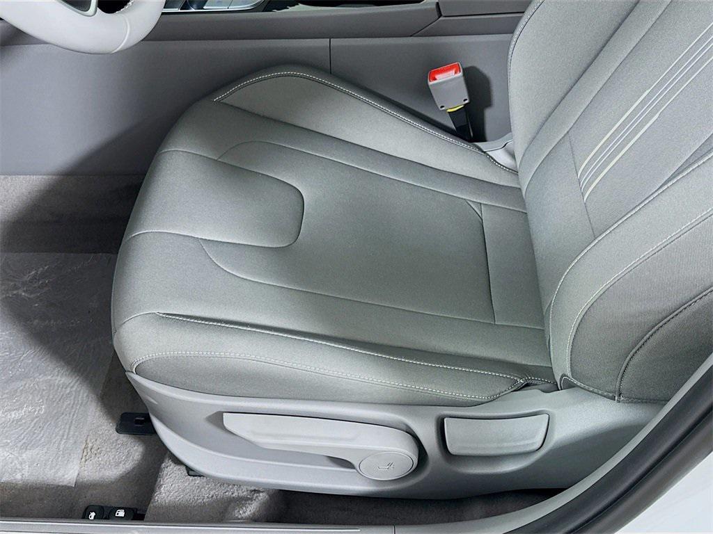 new 2025 Hyundai Elantra car, priced at $27,259