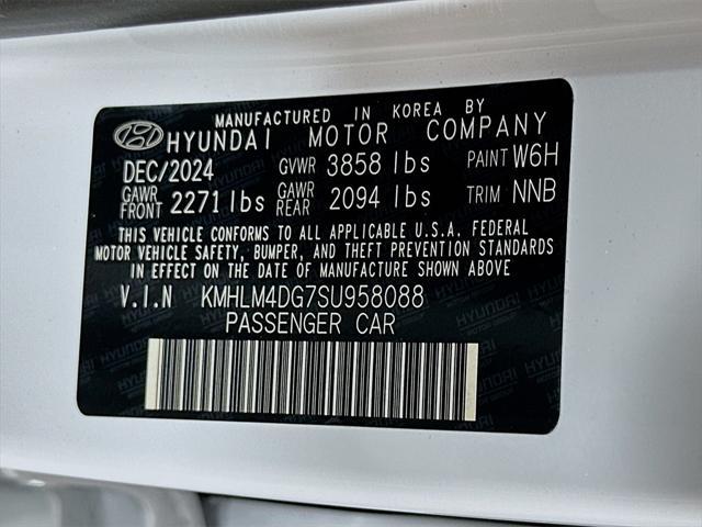 new 2025 Hyundai Elantra car, priced at $23,393