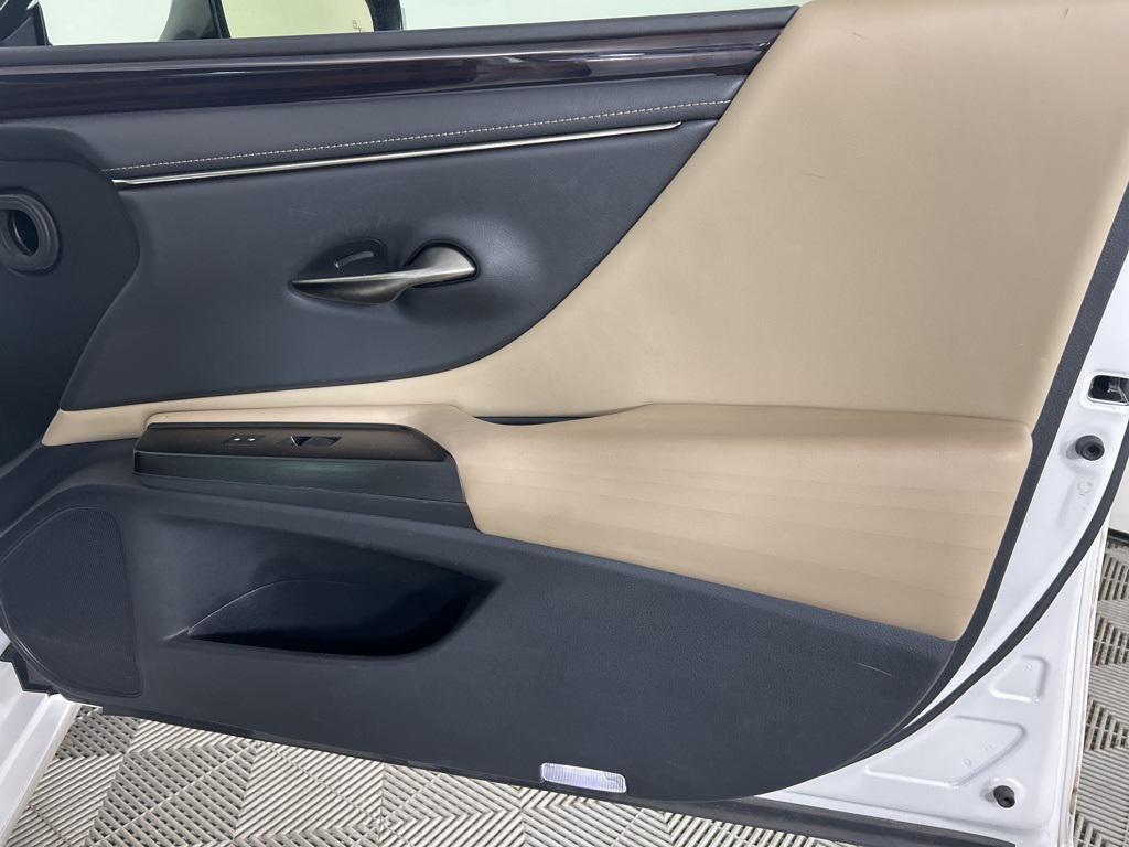 used 2019 Lexus ES 350 car, priced at $24,374