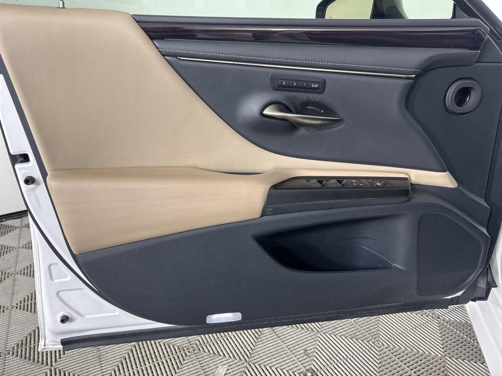 used 2019 Lexus ES 350 car, priced at $24,374