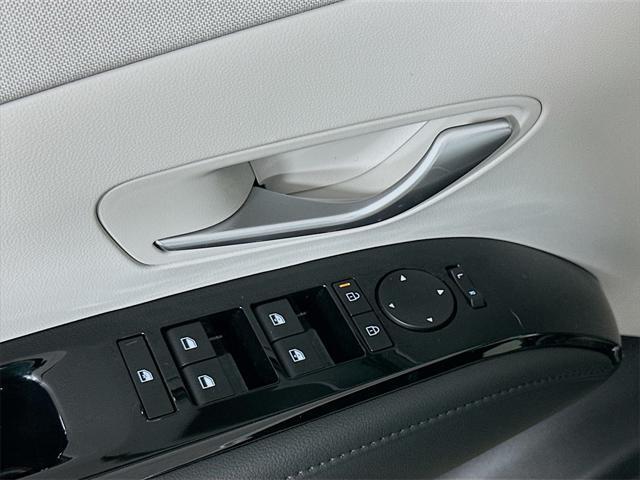 new 2025 Hyundai TUCSON Hybrid car, priced at $41,583