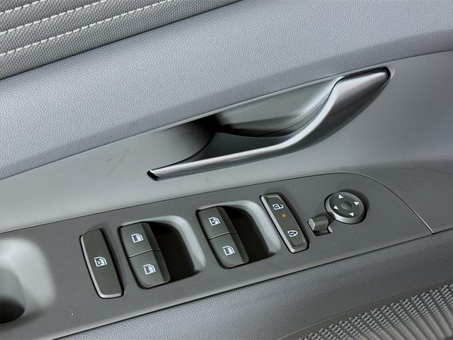 new 2025 Hyundai Elantra car, priced at $23,279