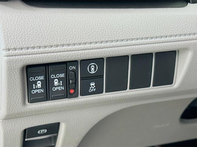 used 2024 Honda Odyssey car, priced at $31,993