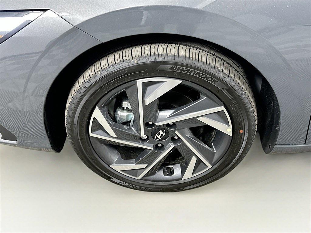 new 2025 Hyundai ELANTRA HEV car, priced at $24,234