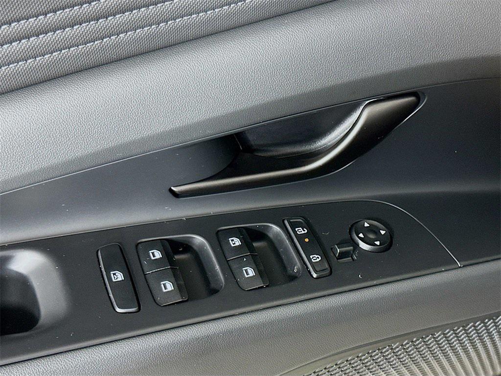 new 2025 Hyundai ELANTRA HEV car, priced at $24,234