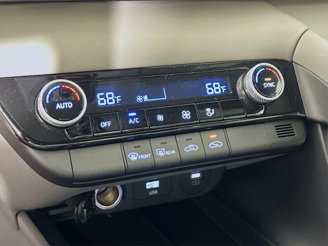 new 2025 Hyundai Elantra car, priced at $22,921
