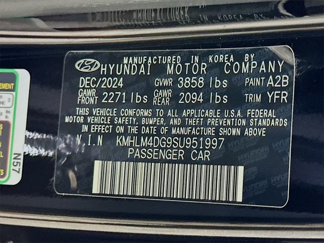 new 2025 Hyundai Elantra car, priced at $22,921