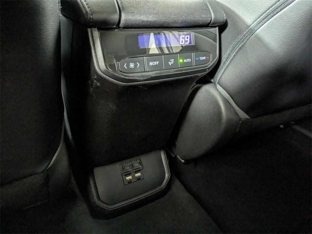 used 2020 Toyota Highlander car, priced at $27,042