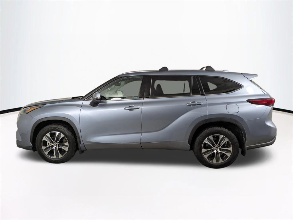 used 2020 Toyota Highlander car, priced at $27,042