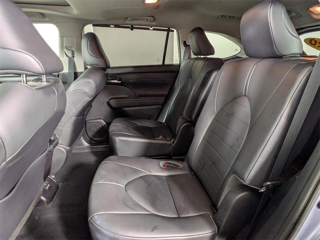 used 2020 Toyota Highlander car, priced at $27,042