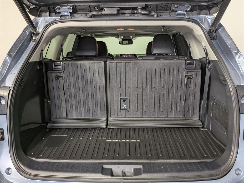 used 2020 Toyota Highlander car, priced at $27,042