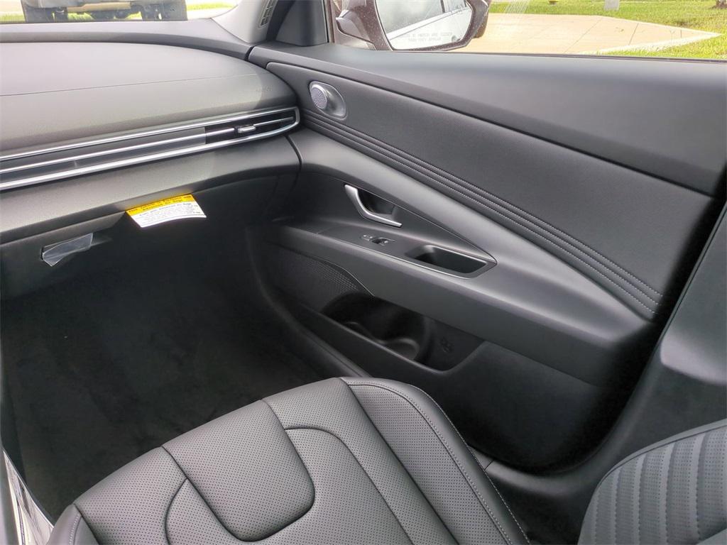 new 2025 Hyundai Elantra car, priced at $23,668