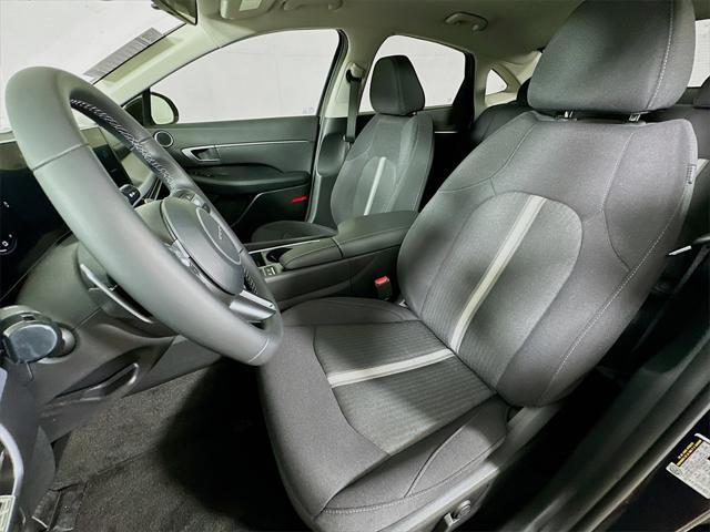 new 2025 Hyundai Sonata Hybrid car, priced at $30,749
