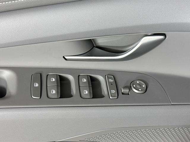 new 2025 Hyundai Elantra car, priced at $22,882
