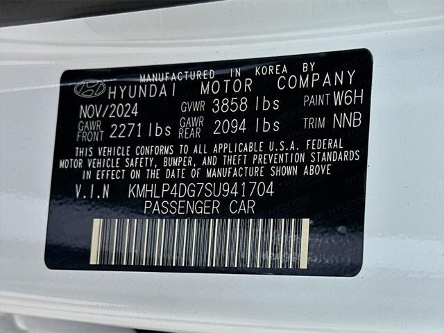 new 2025 Hyundai Elantra car, priced at $26,594