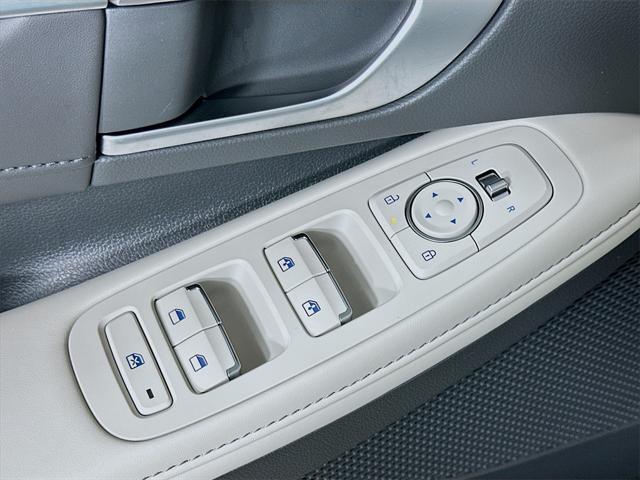 new 2025 Hyundai Sonata Hybrid car, priced at $37,053