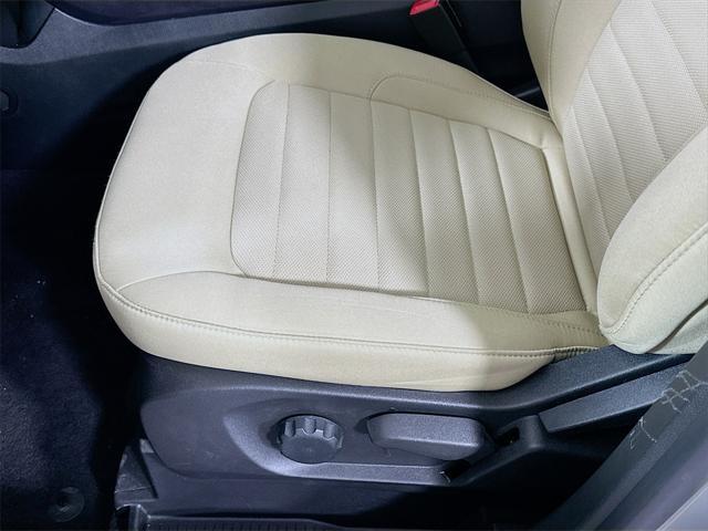 used 2024 Ford Edge car, priced at $29,392