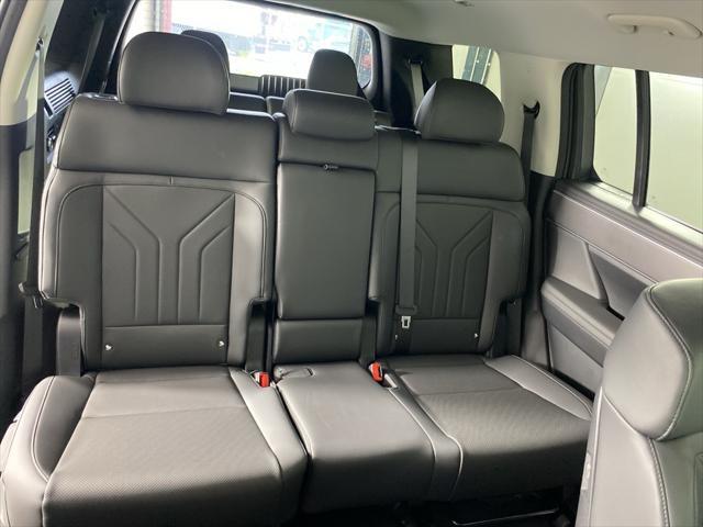 used 2025 Hyundai Santa Fe car, priced at $32,664