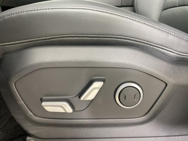 used 2025 Hyundai Santa Fe car, priced at $32,664