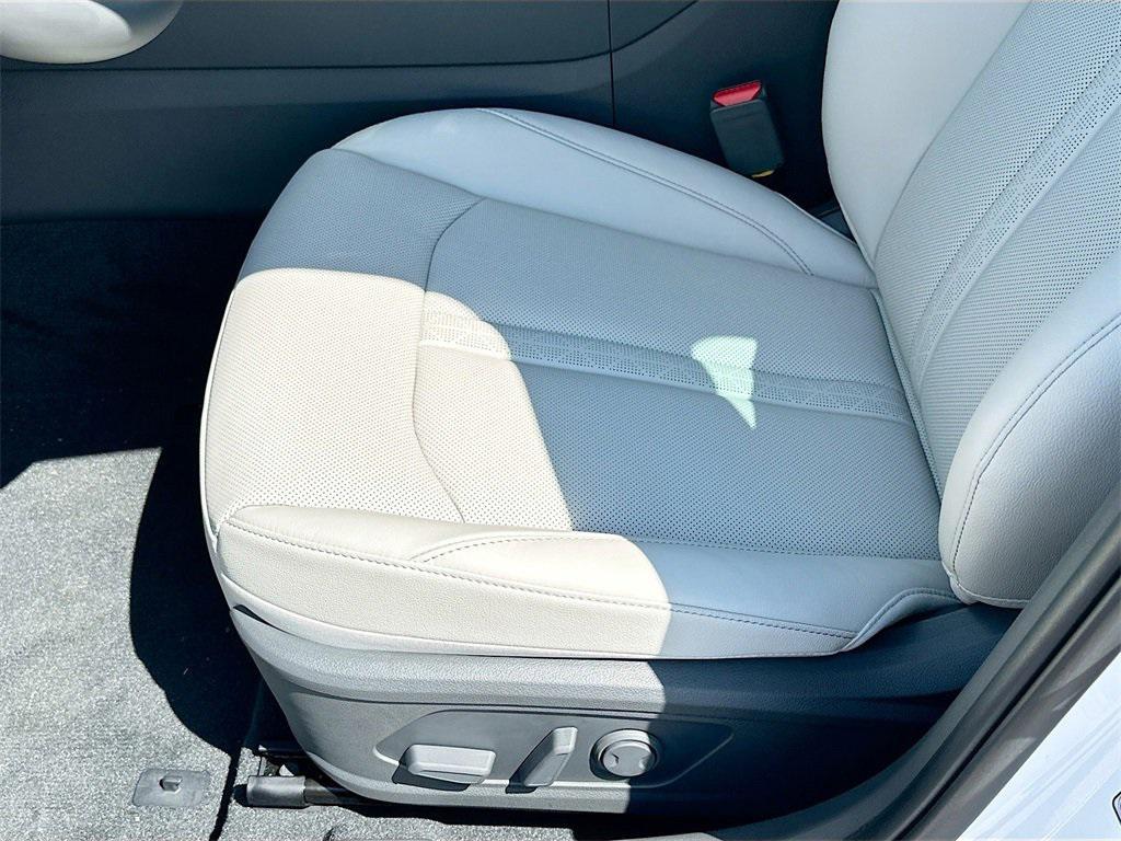 new 2025 Hyundai Sonata Hybrid car, priced at $39,033