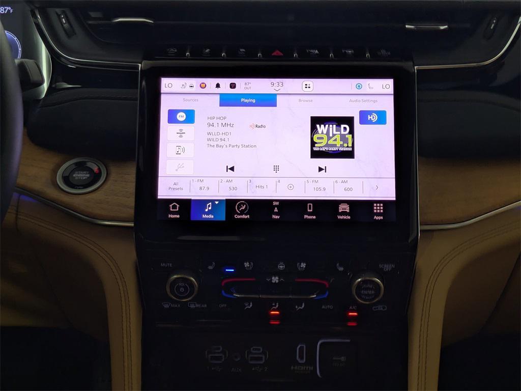 used 2022 Jeep Grand Cherokee car, priced at $39,106