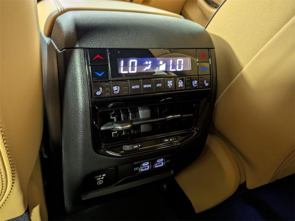 used 2022 Jeep Grand Cherokee car, priced at $39,106