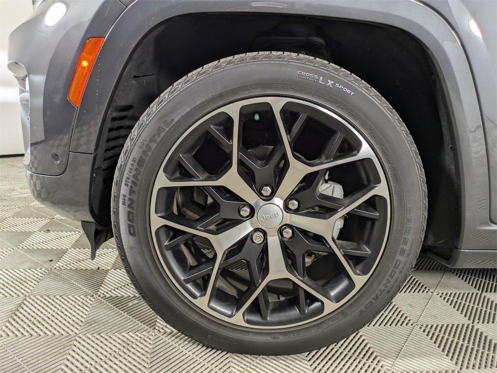 used 2022 Jeep Grand Cherokee car, priced at $39,106