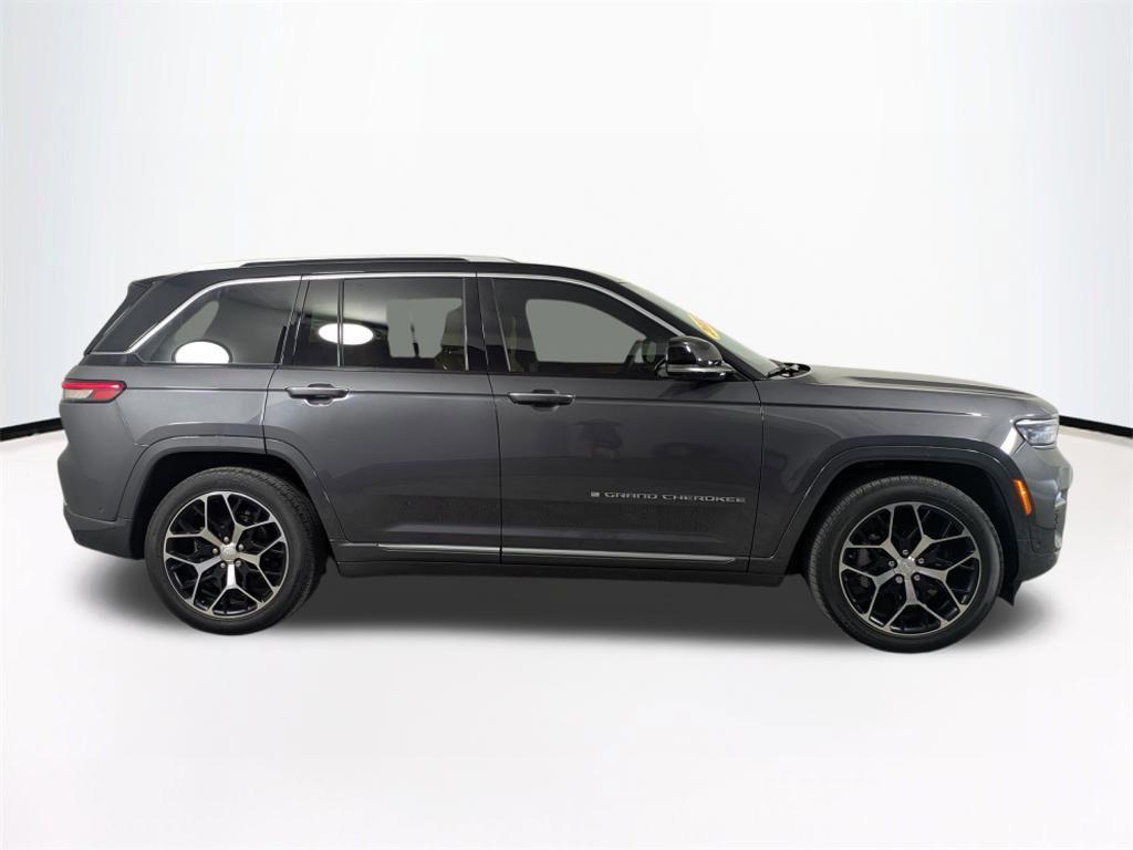 used 2022 Jeep Grand Cherokee car, priced at $39,106