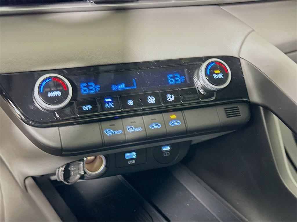 new 2025 Hyundai Elantra car, priced at $24,642