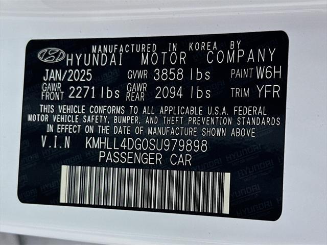 new 2025 Hyundai Elantra car, priced at $22,644