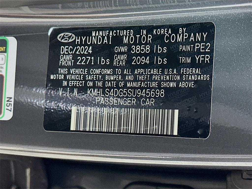 new 2025 Hyundai Elantra car, priced at $26,789